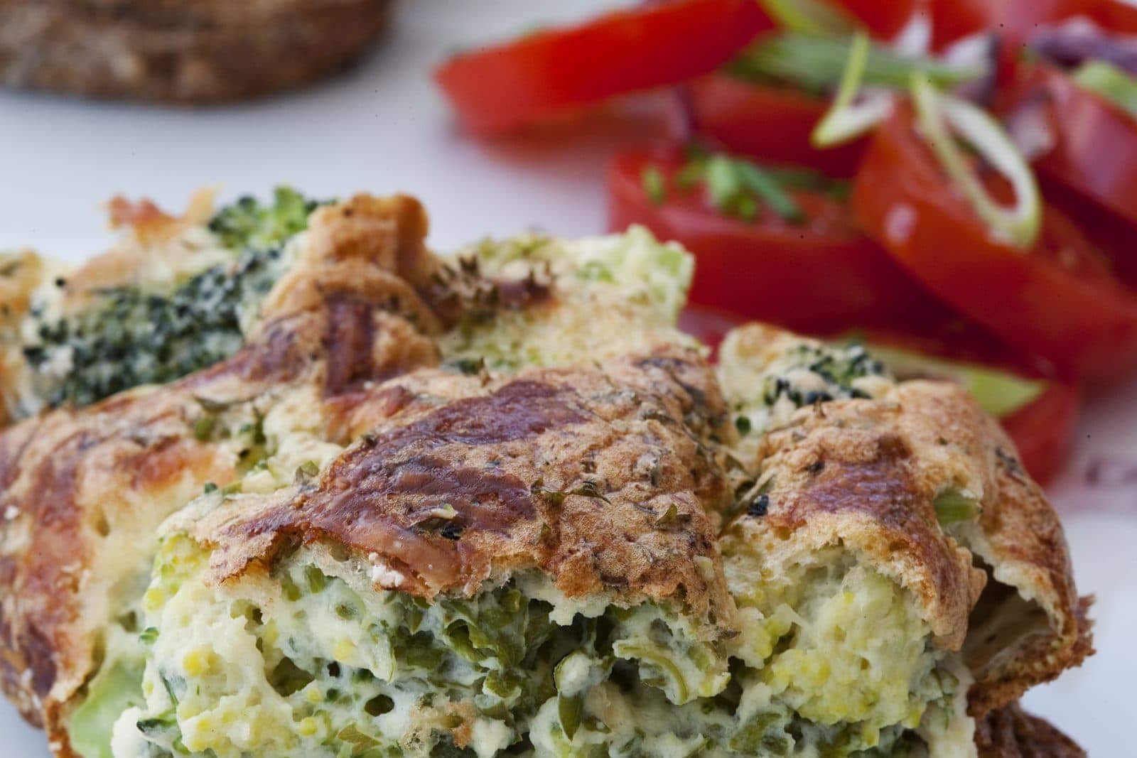 Gratin med tomatsalat