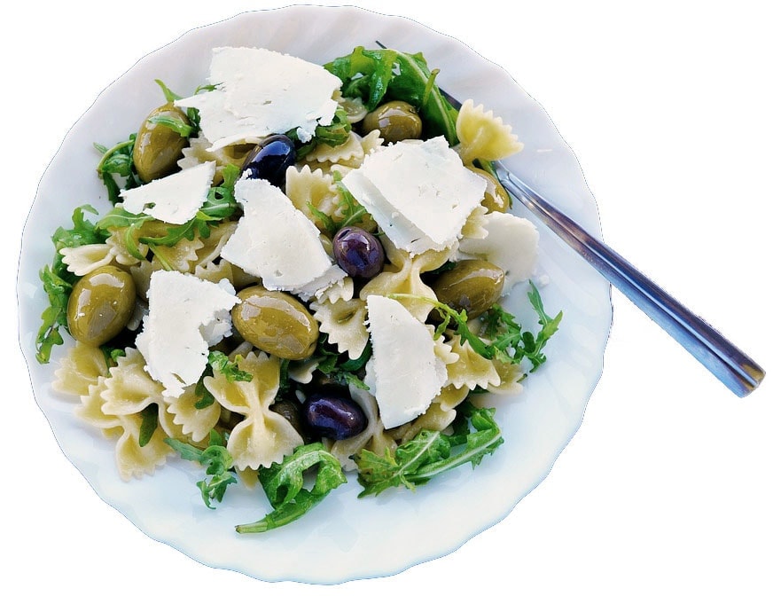 Spis ost på pasta og i salat.